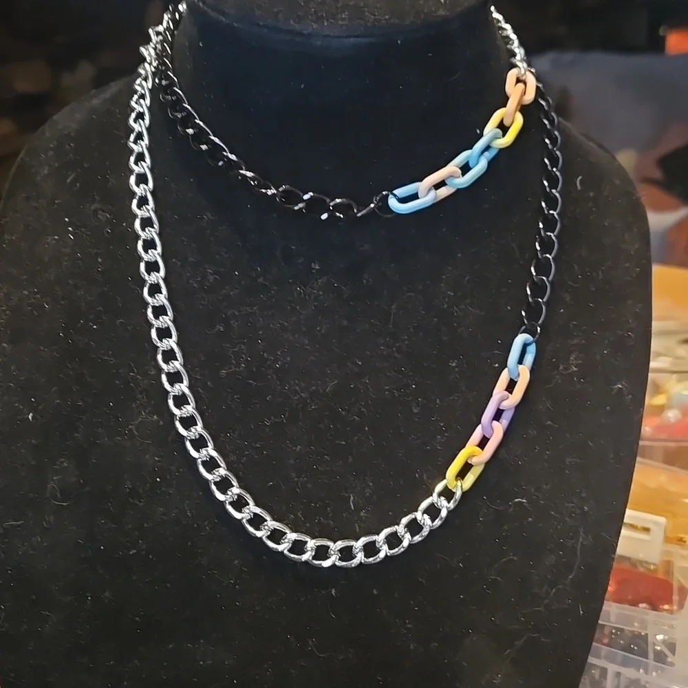 Multicolor Chain Necklace - Picture 6 of 10